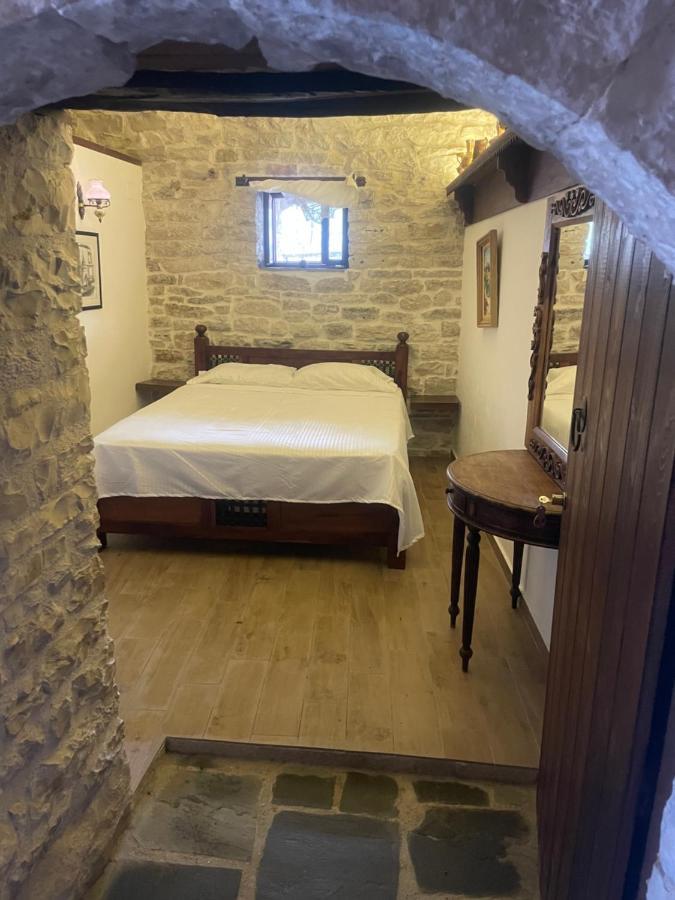 Konaku Guest House Gjirokastër Eksteriør bilde