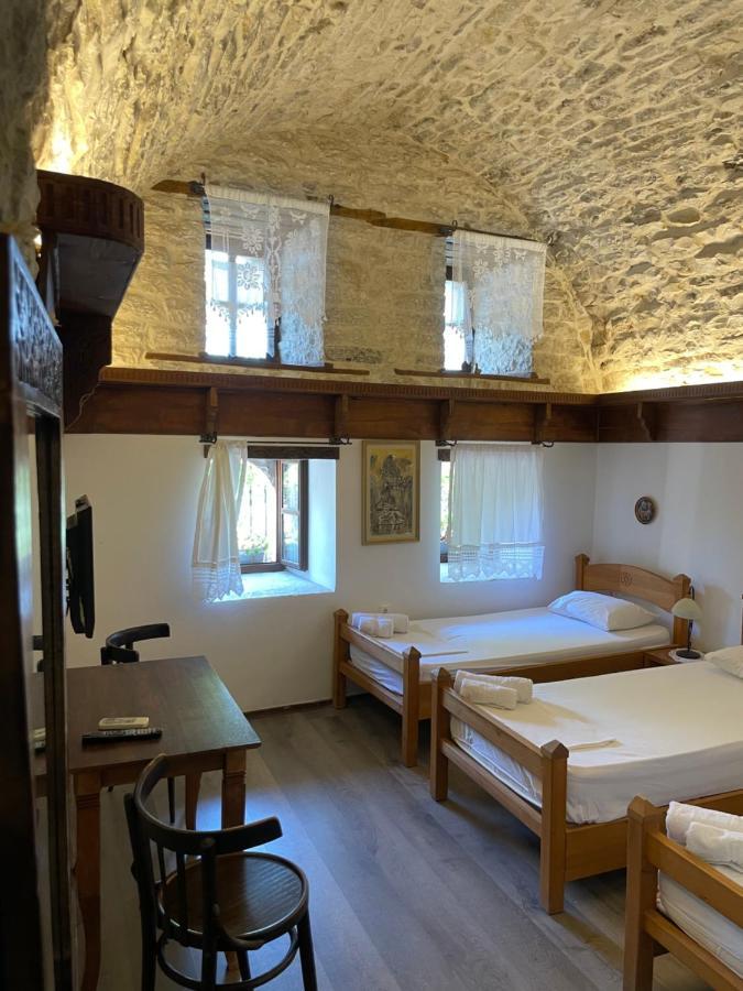 Konaku Guest House Gjirokastër Eksteriør bilde