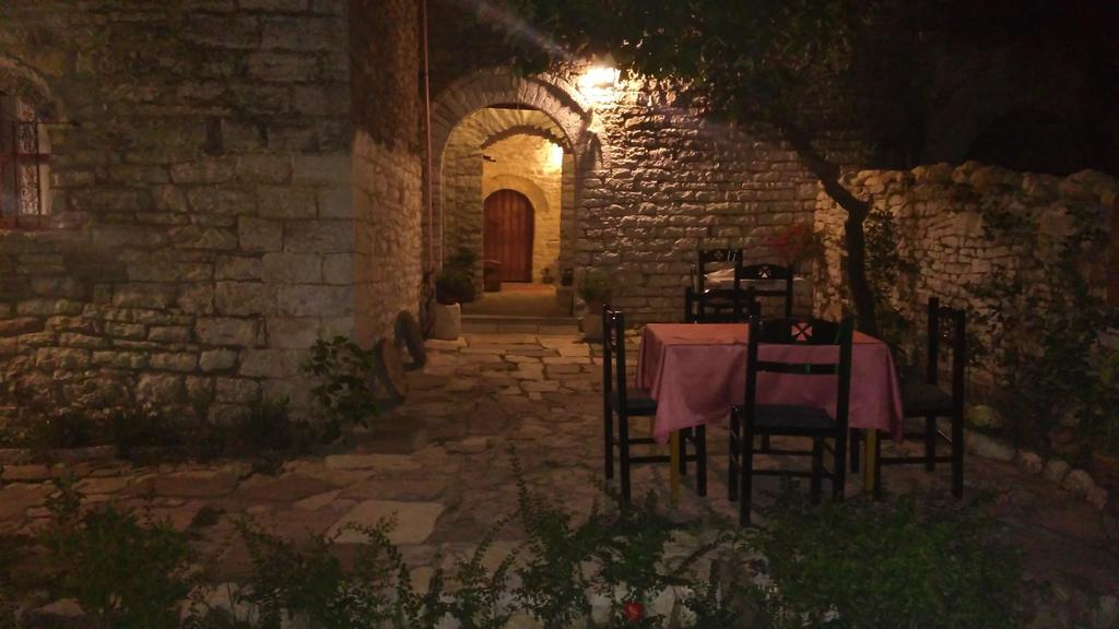Konaku Guest House Gjirokastër Eksteriør bilde