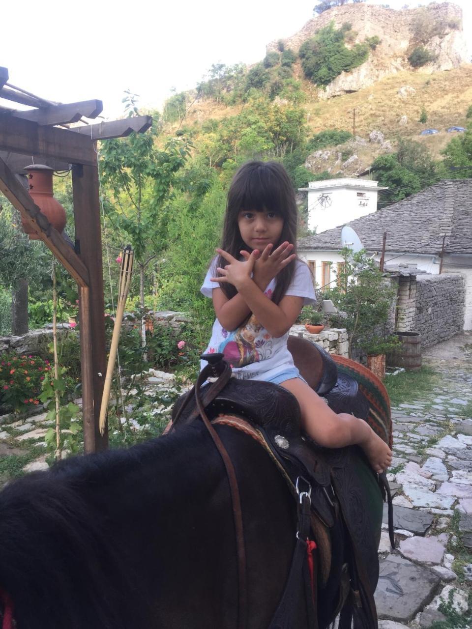 Konaku Guest House Gjirokastër Eksteriør bilde