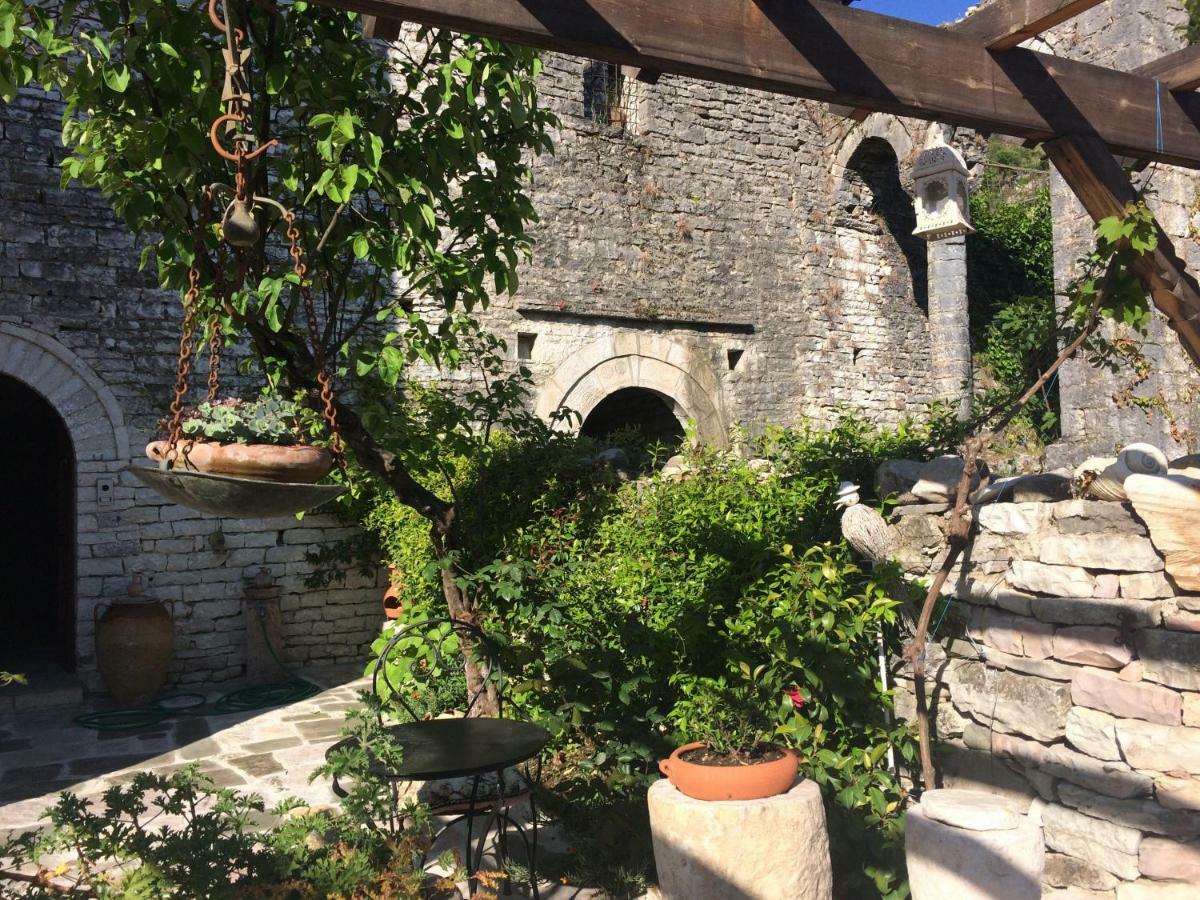 Konaku Guest House Gjirokastër Eksteriør bilde