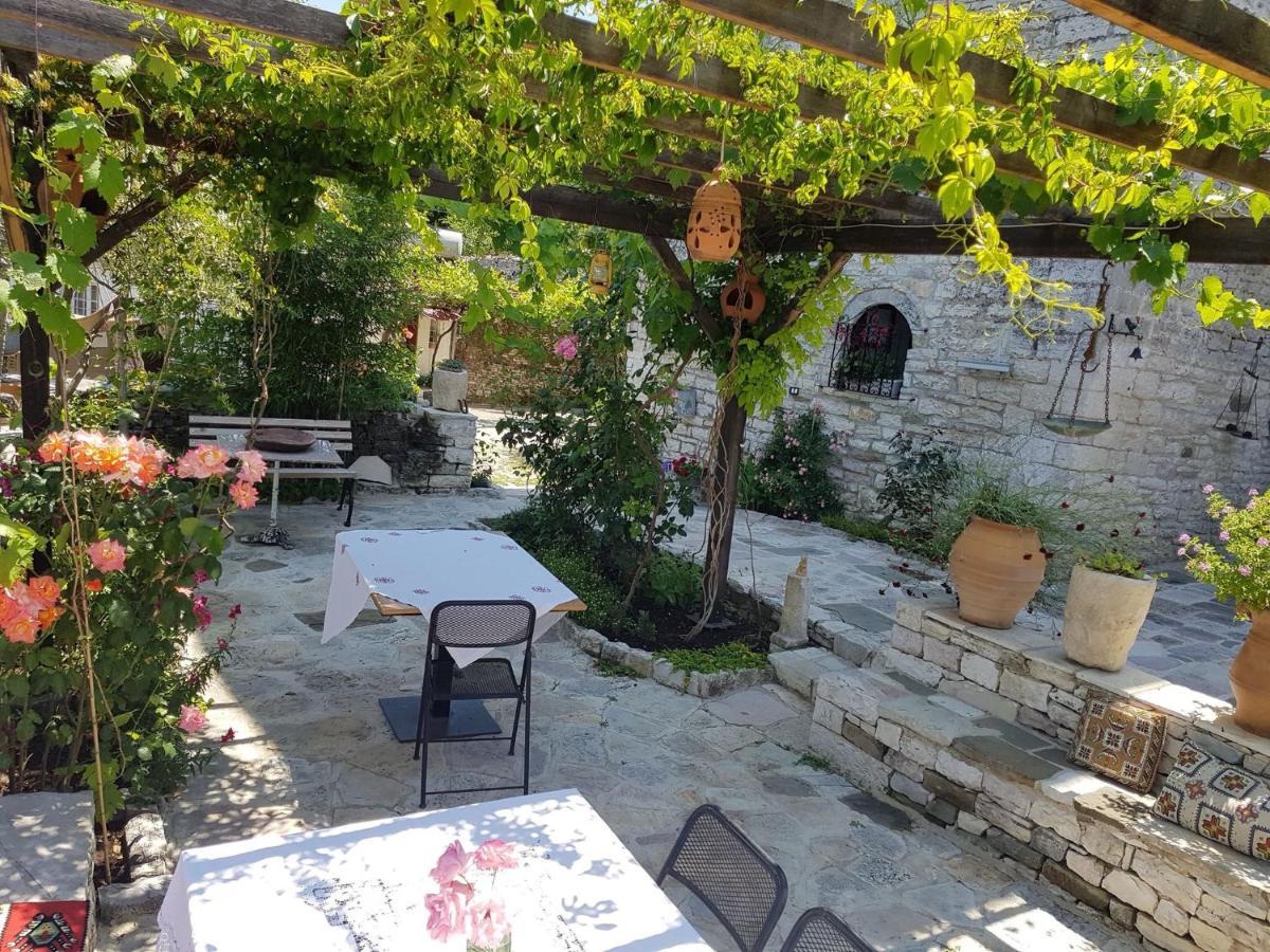 Konaku Guest House Gjirokastër Eksteriør bilde
